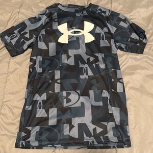 Boys Youth xl under armour shirt.